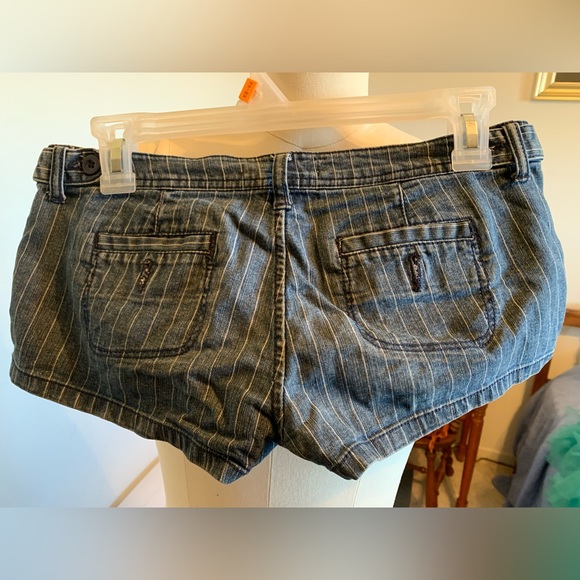 Refuge, pinstripe jean shorts - Picture 2 of 3